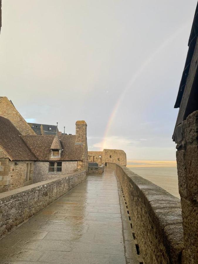 Maison Jullouville Au Calme Εξωτερικό φωτογραφία